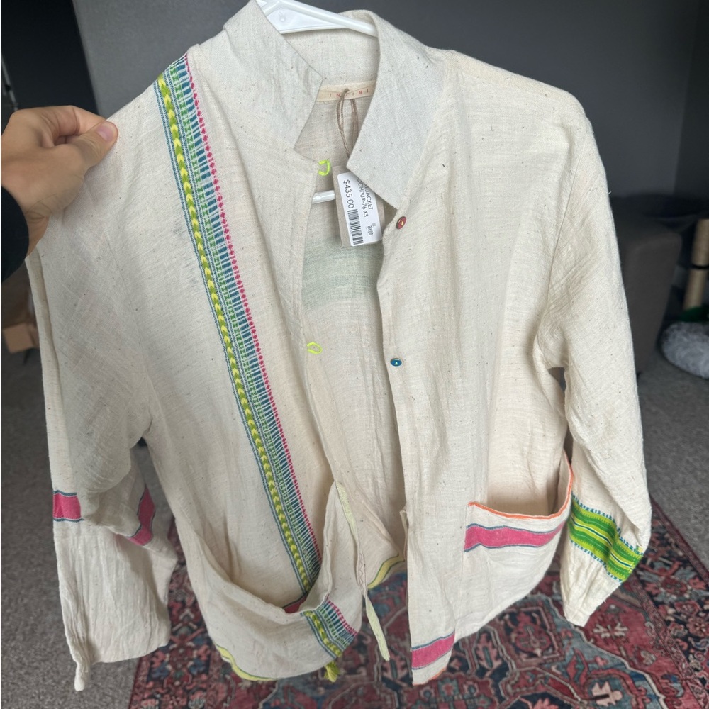 Injiri cardigan.